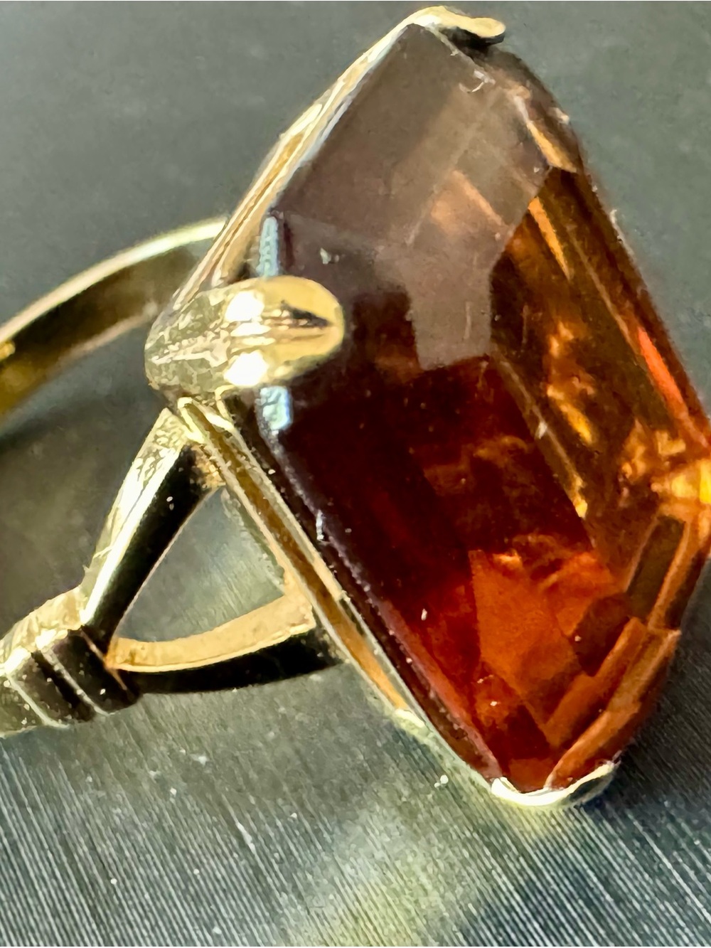 AVON Vintage 70s Smoky Luster Ring Emerald Cut 4-Prong Facetted Glass 9 - Picture 2 of 6